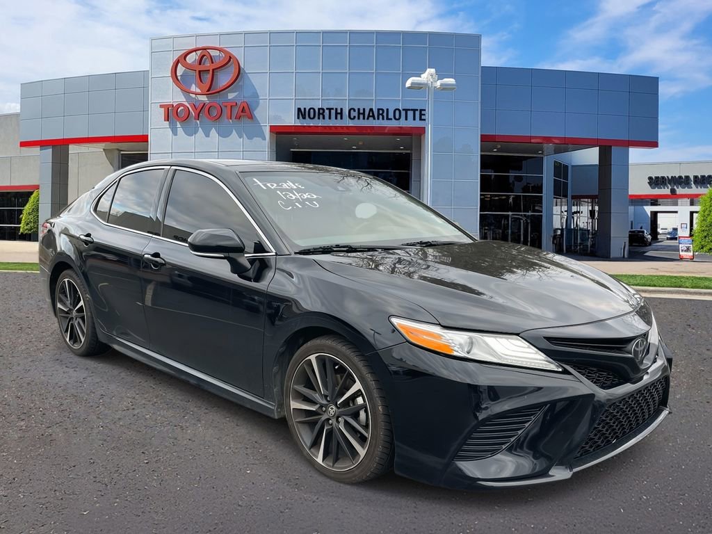 Used 2020 Toyota Camry XSE image 3