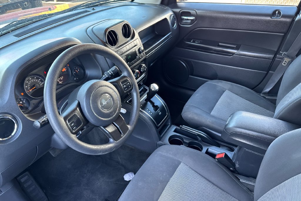 Used 2016 Jeep Patriot Sport w/ Power Value Group AWD/4WD image 4