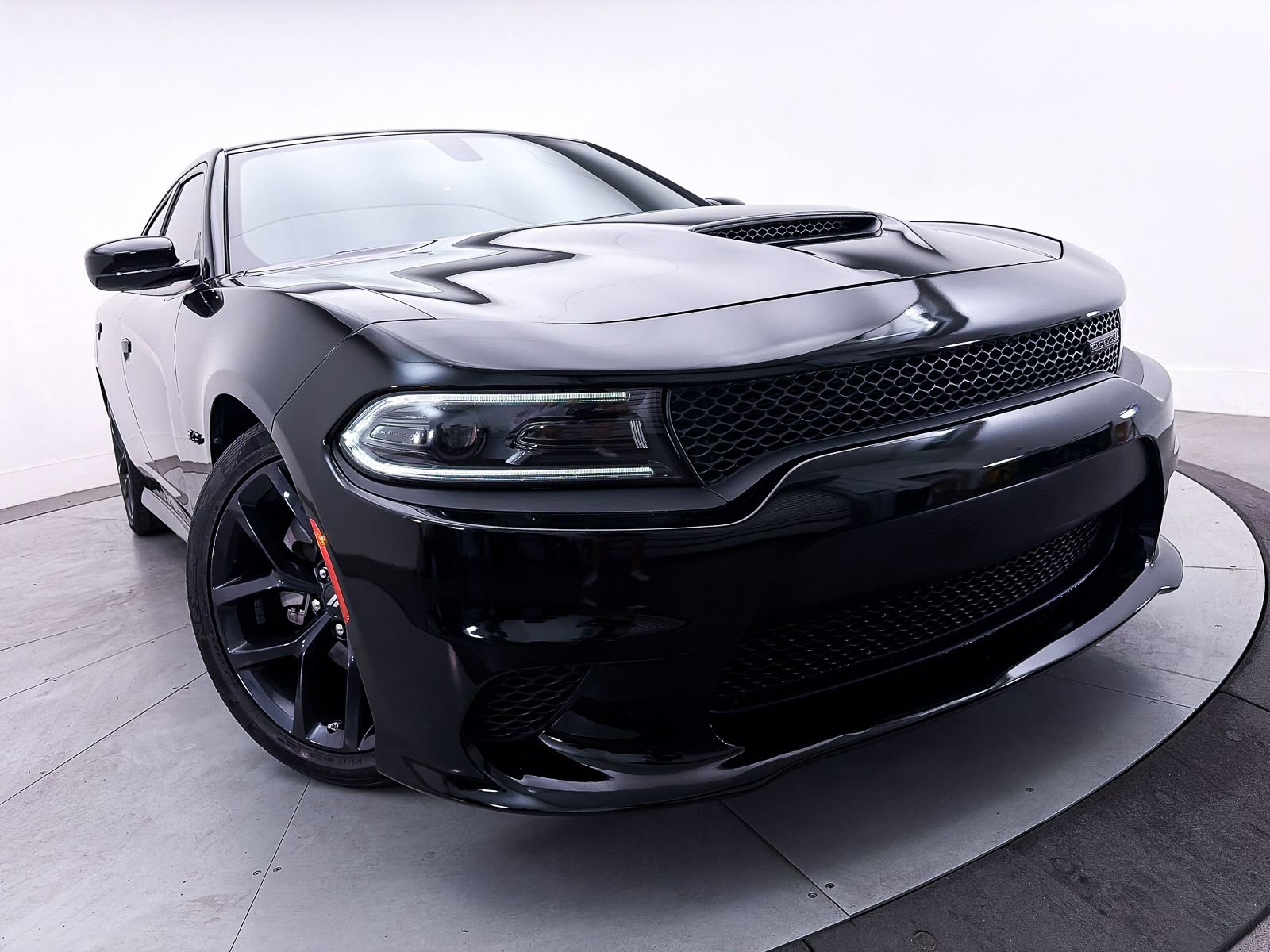 Used 2023 Dodge Charger R/T w/ Blacktop Package RWD image 8