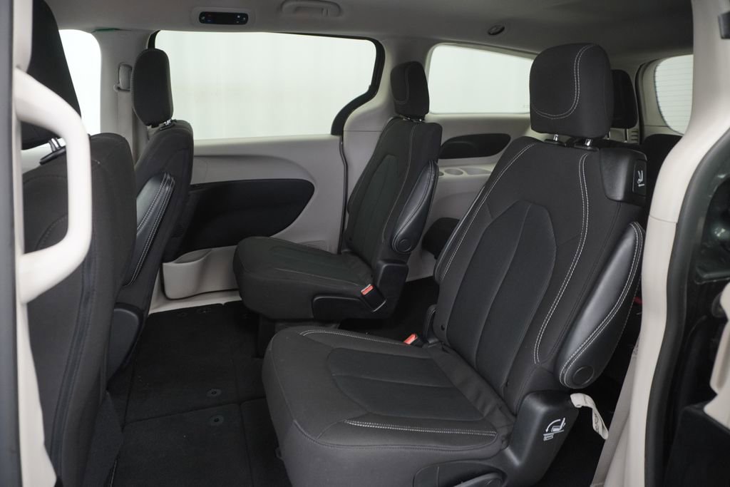 Certified 2023 Chrysler Voyager LX FWD image 18
