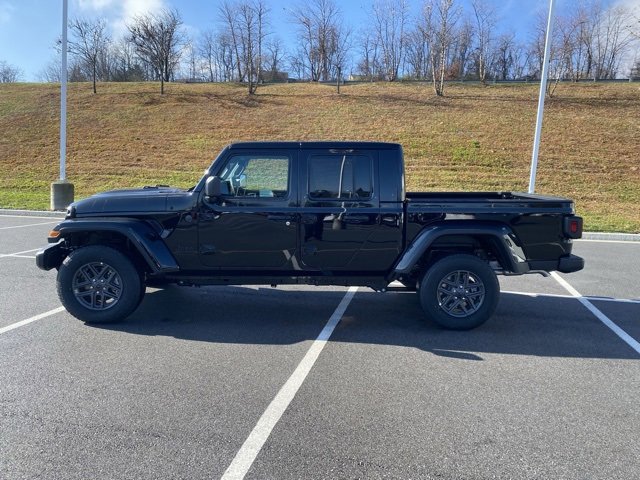 New 2026 Jeep Gladiator Sport image 4