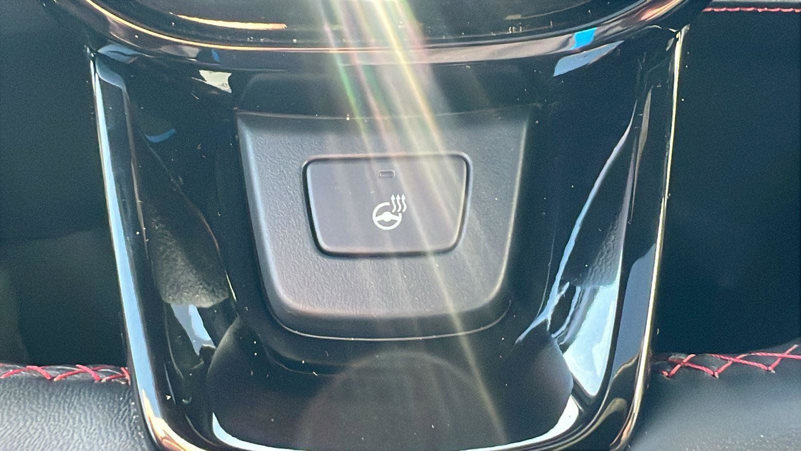 Certified 2025 Honda Pilot Black Edition image 32