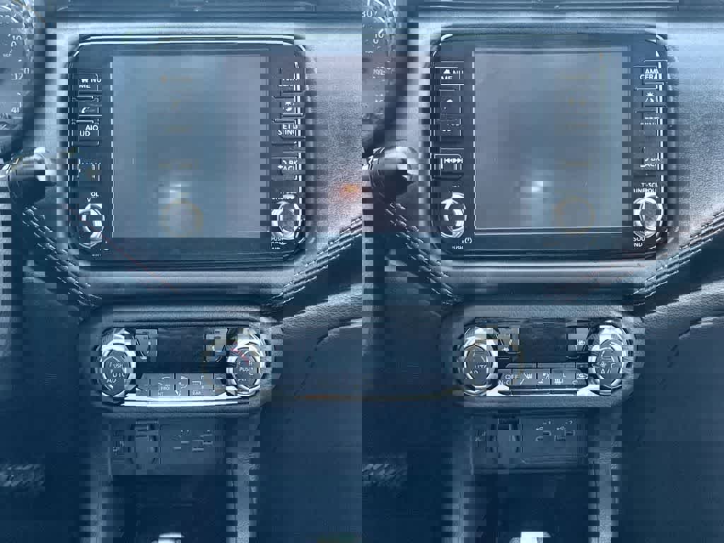 Used 2024 Nissan Versa SR image 16