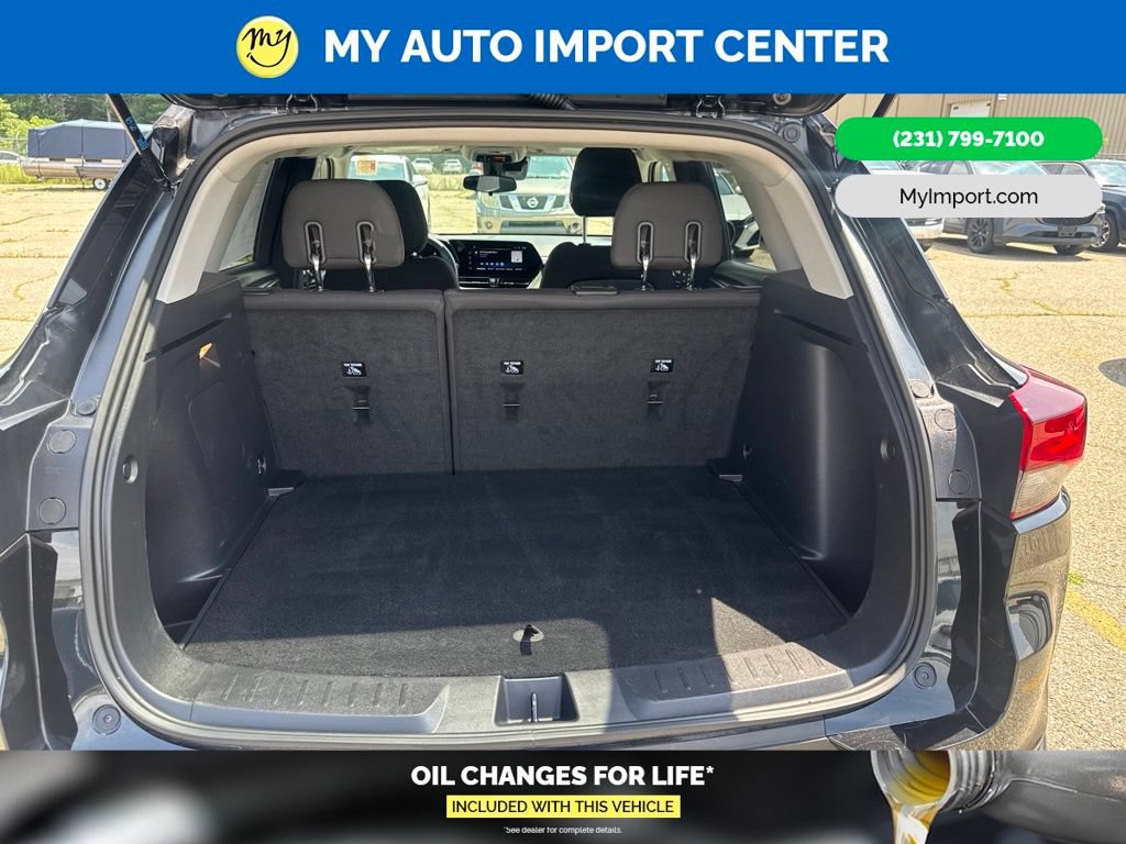 Used 2025 Chevrolet TrailBlazer LT AWD/4WD image 25