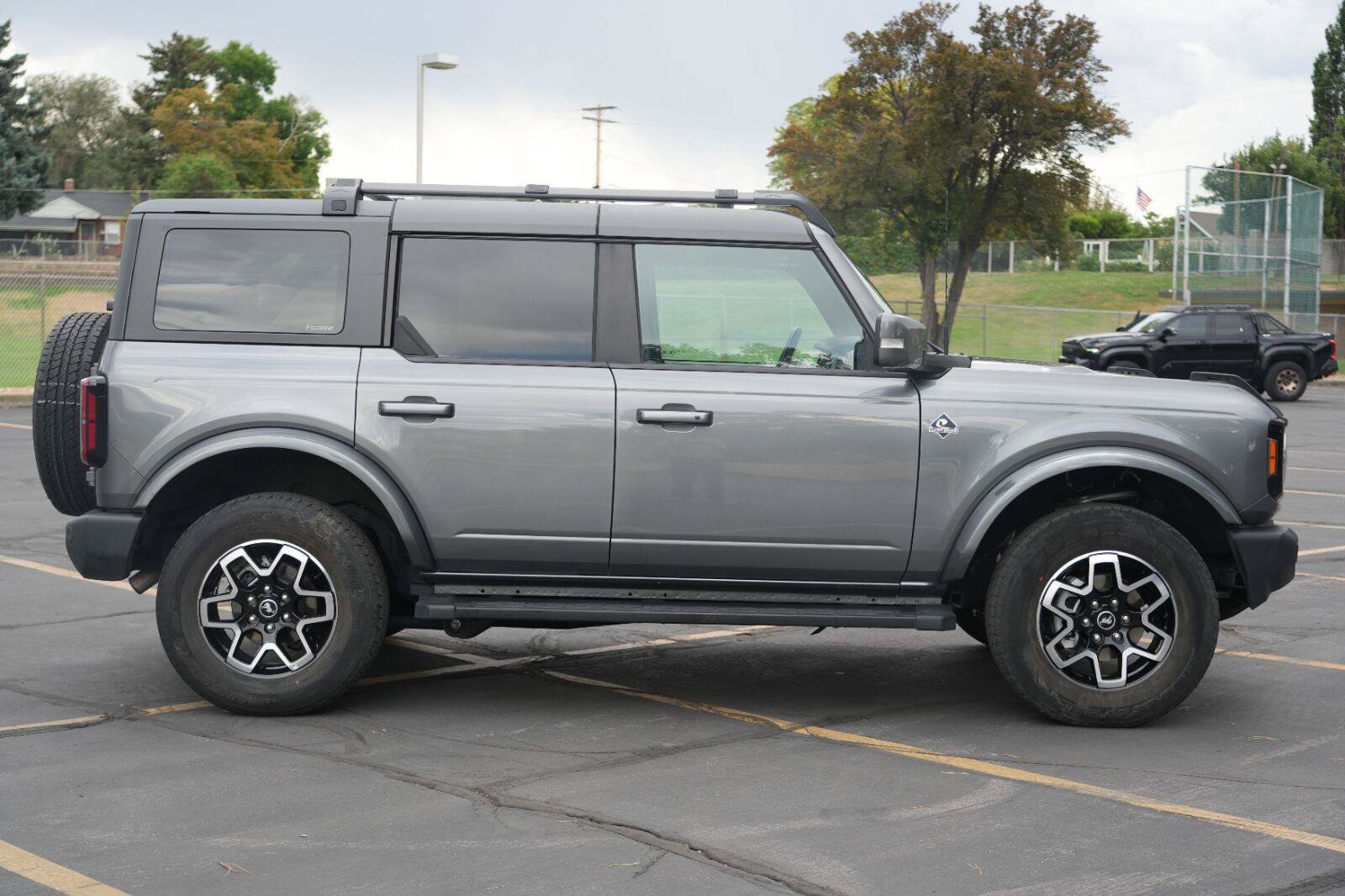 Used 2024 Ford Bronco Outer Banks AWD/4WD image 6