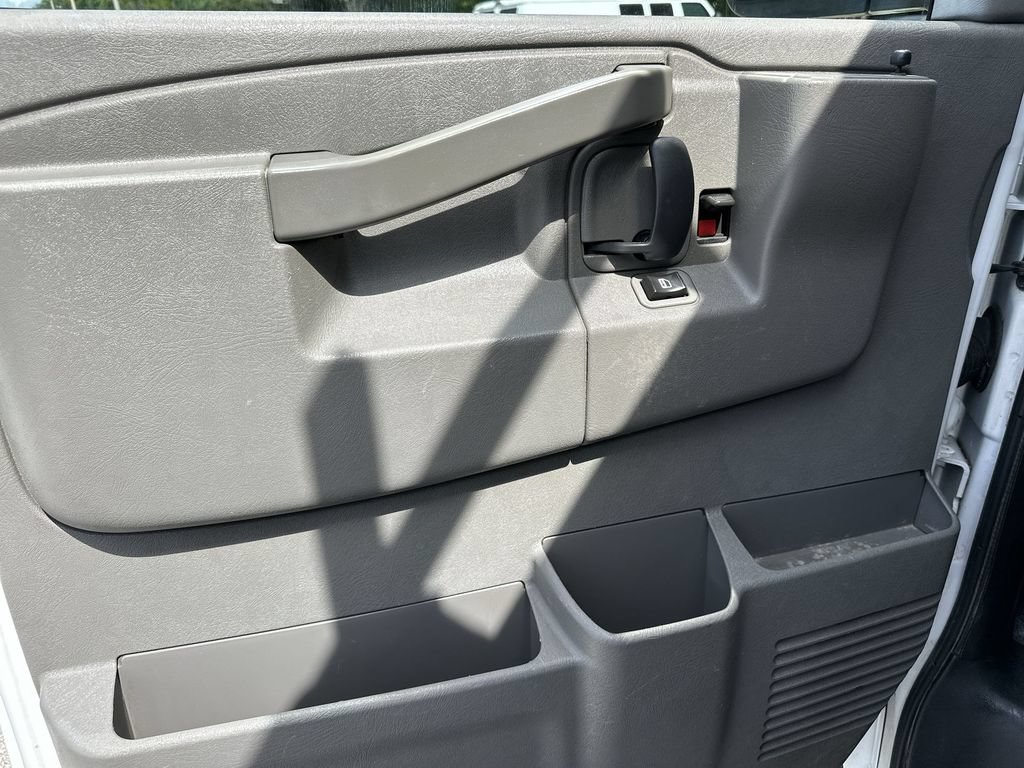 Certified 2017 Chevrolet Express 2500 w/ Express Access Plus Package RWD image 20