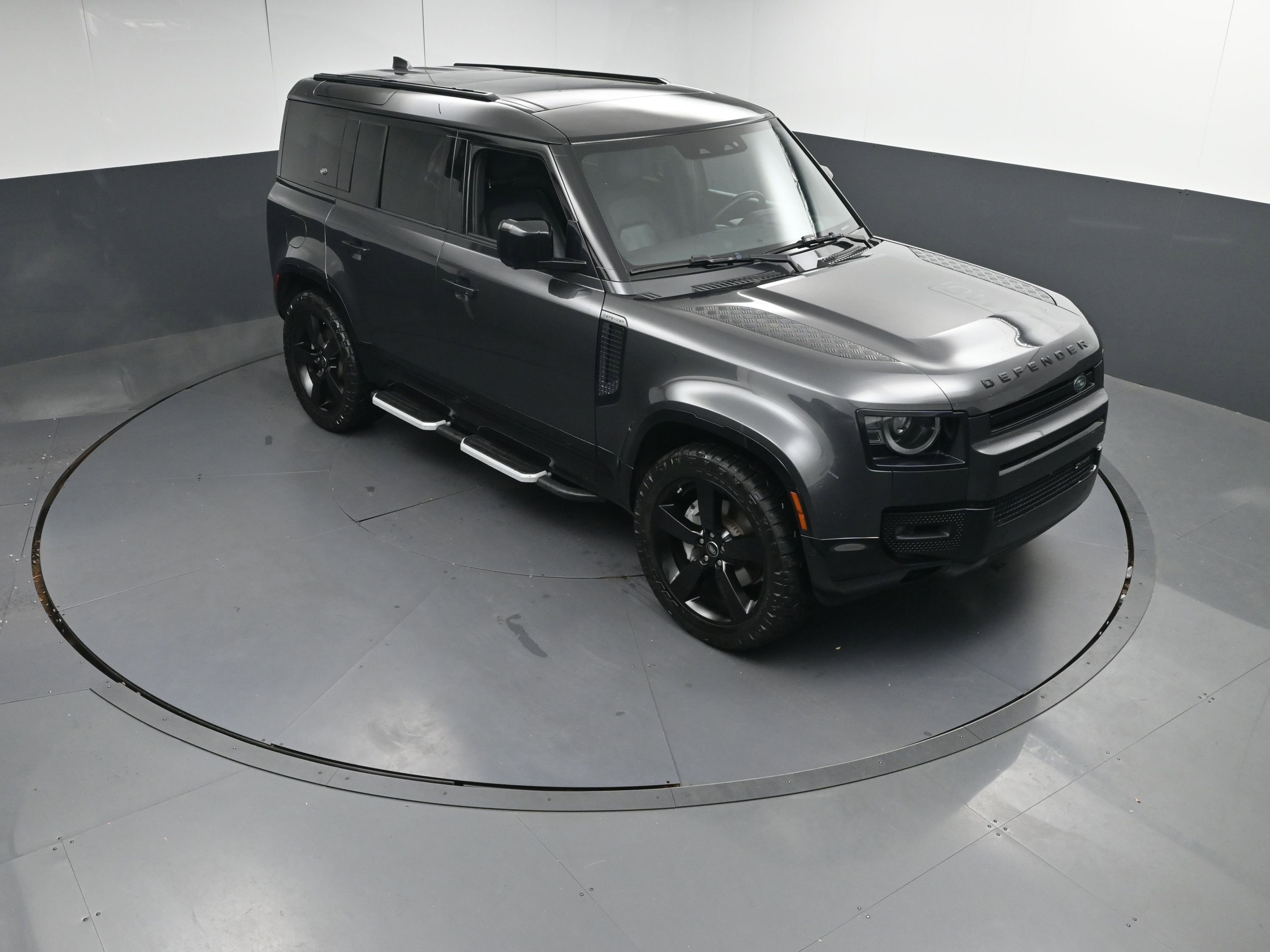 Used 2023 Land Rover Defender 110 X-Dynamic SE image 39