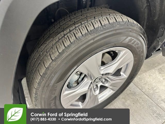 Used 2025 Toyota RAV4 XLE image 15