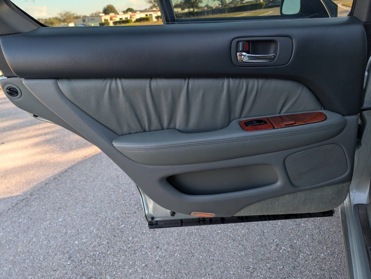 Used 1999 Lexus LS 400 image 11