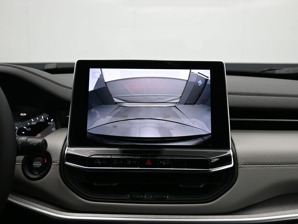 Used 2025 Jeep Compass Limited image 24