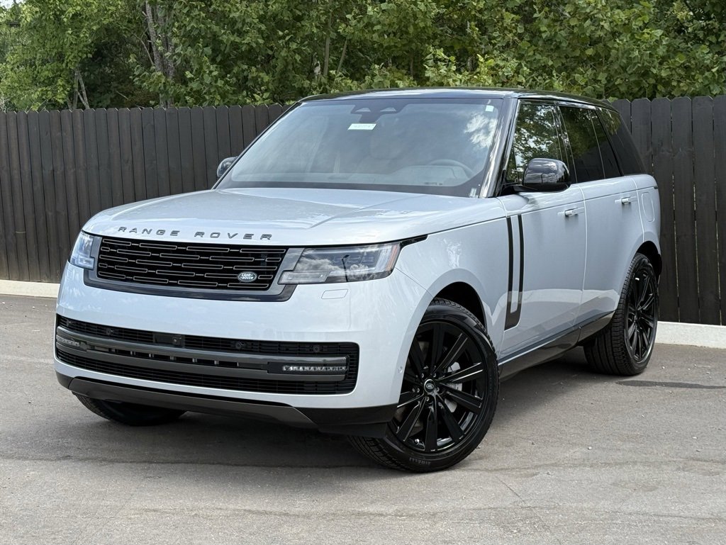 New 2025 Land Rover Range Rover SE