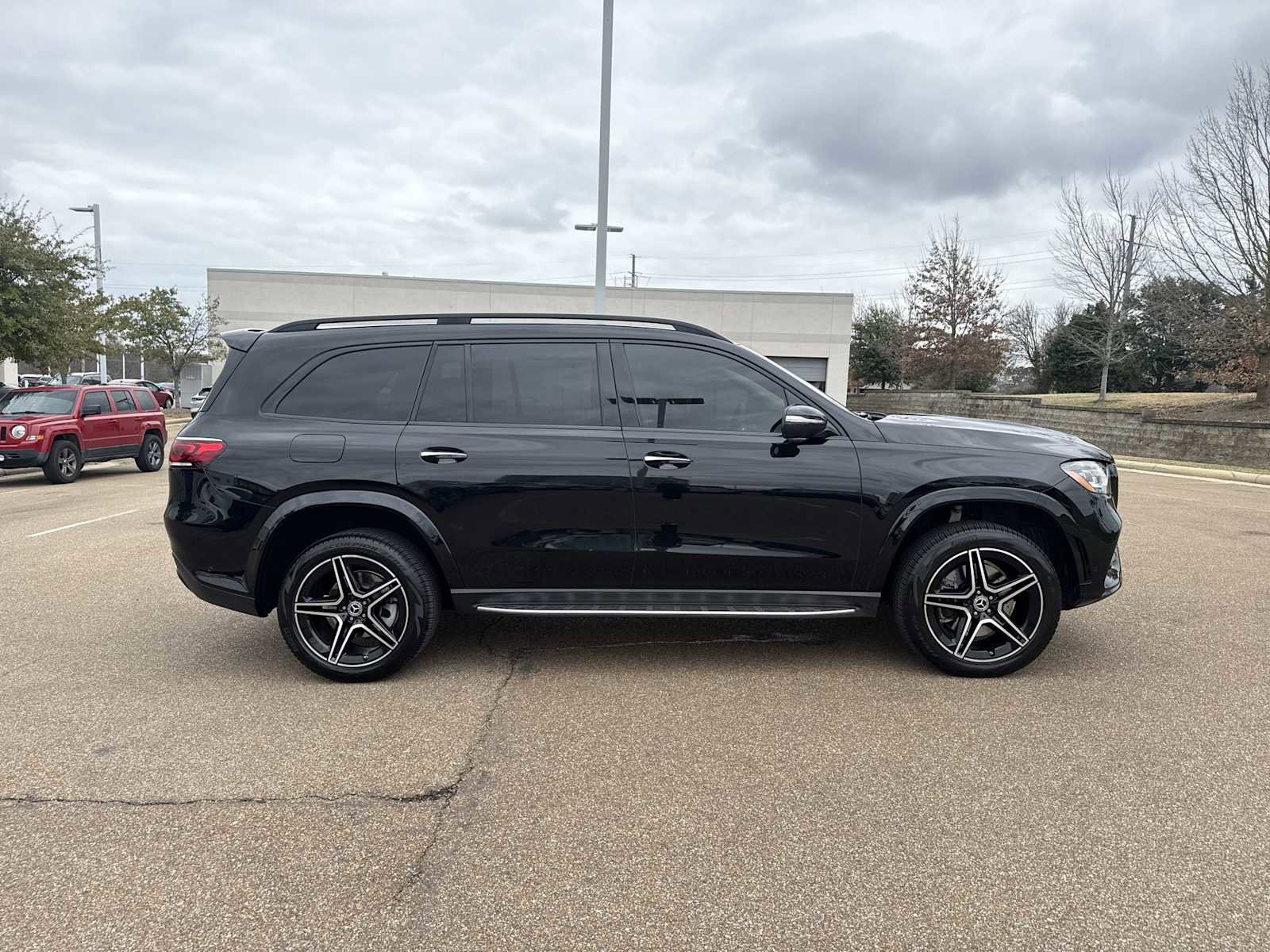 Used 2023 Mercedes-Benz GLS 580 4MATIC image 7