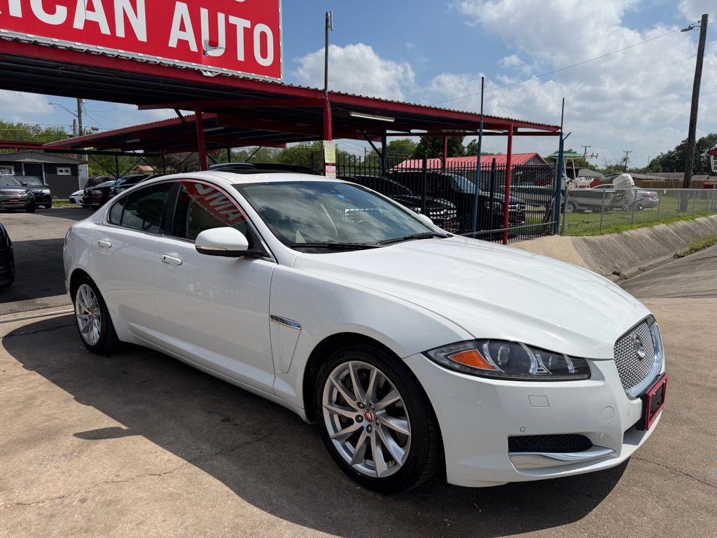 Used 2015 Jaguar XF Premium RWD image 13