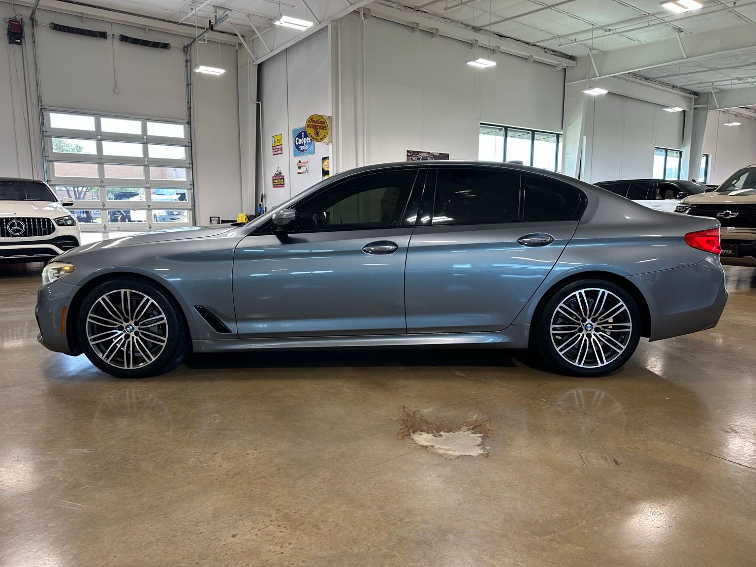 Used 2018 BMW 530i w/ M Sport Package RWD image 5