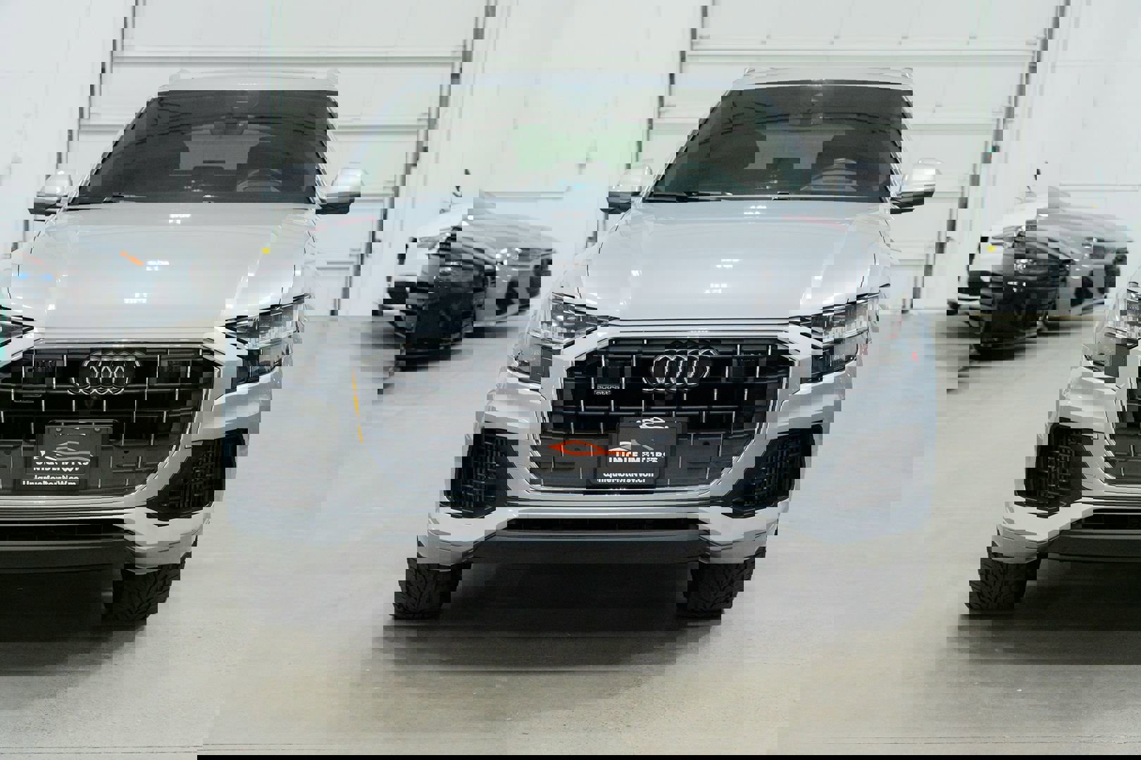 Used 2019 Audi Q8 Prestige w/ Towing Package image 2