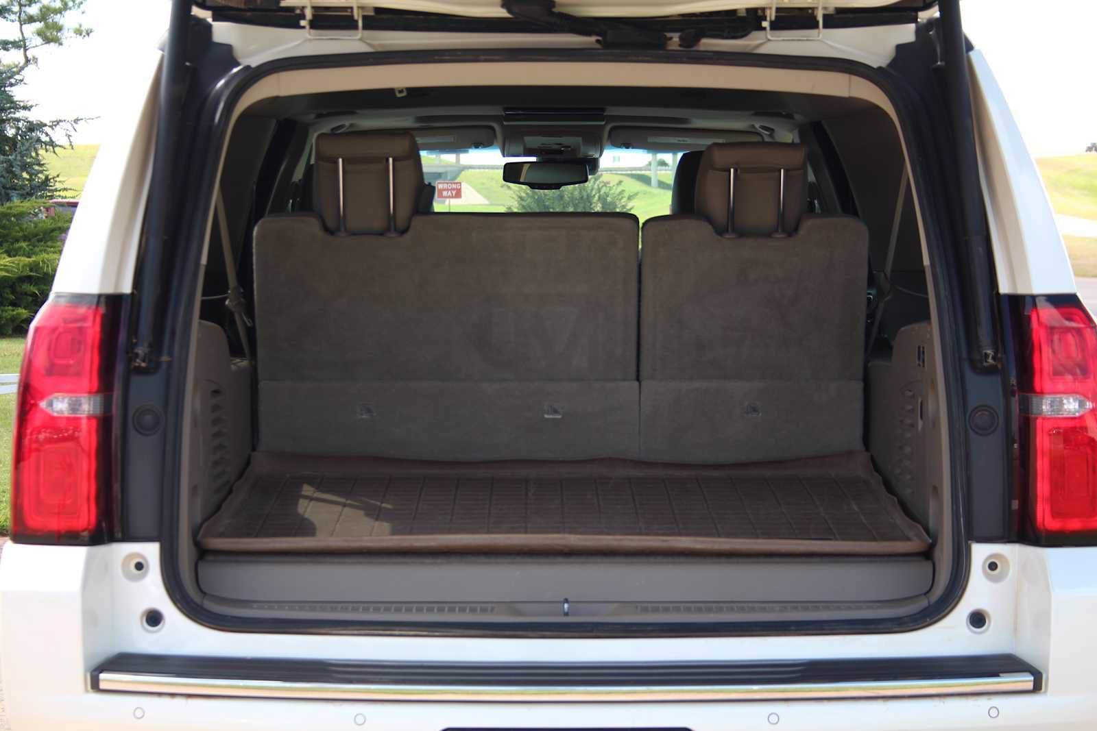 Used 2015 Chevrolet Suburban LTZ AWD/4WD image 10