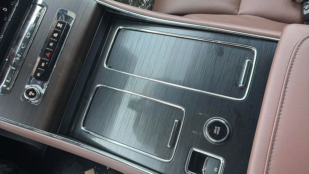 Used 2025 Lincoln Aviator Reserve w/ Equipment Group 201A image 19