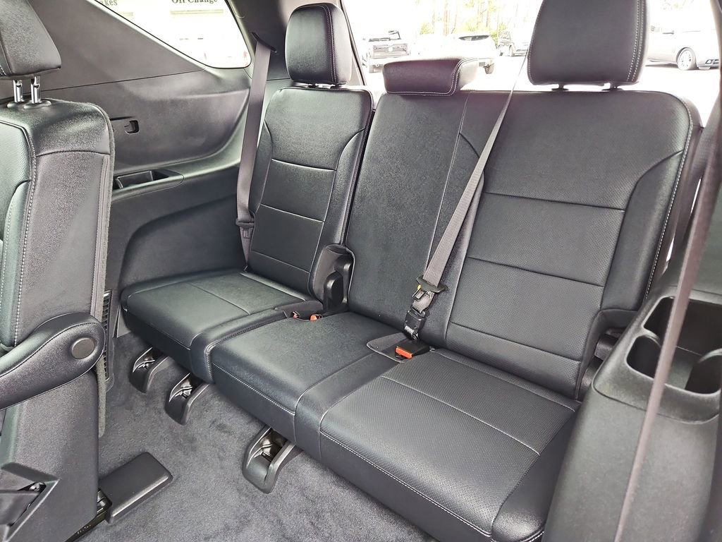 Used 2024 Chevrolet Traverse LT image 27