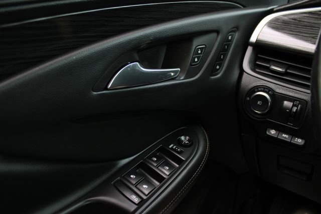 Used 2017 Buick Envision Premium w/ Driver Confidence Package AWD/4WD image 14