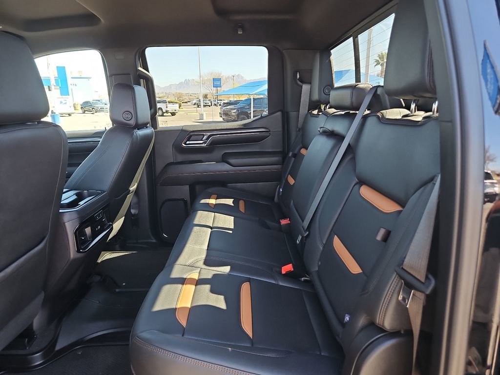 Used 2024 GMC Sierra 1500 AT4 w/ Technology Package image 10