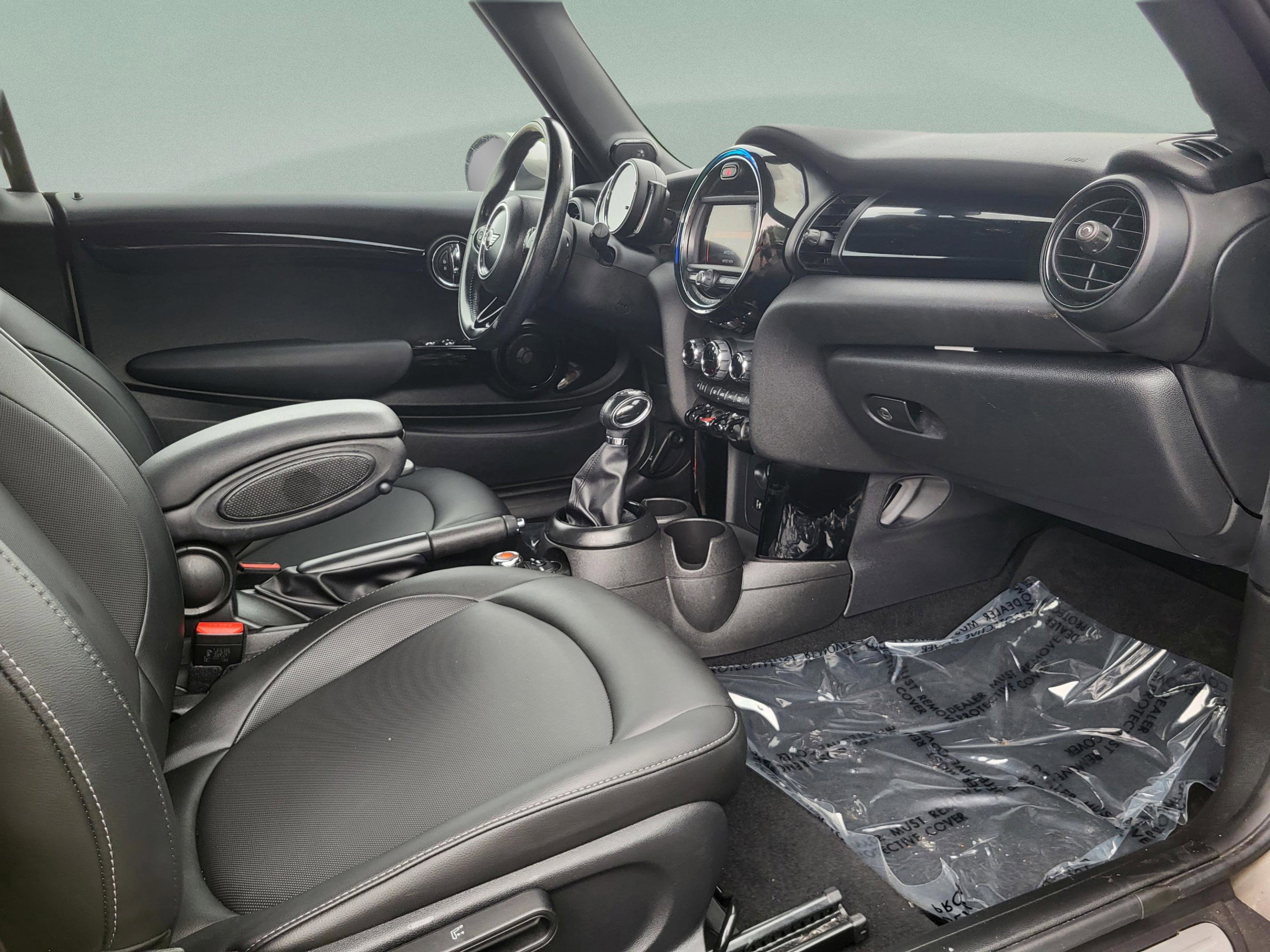 Used 2019 MINI Cooper Convertible w/ Premium Package image 40