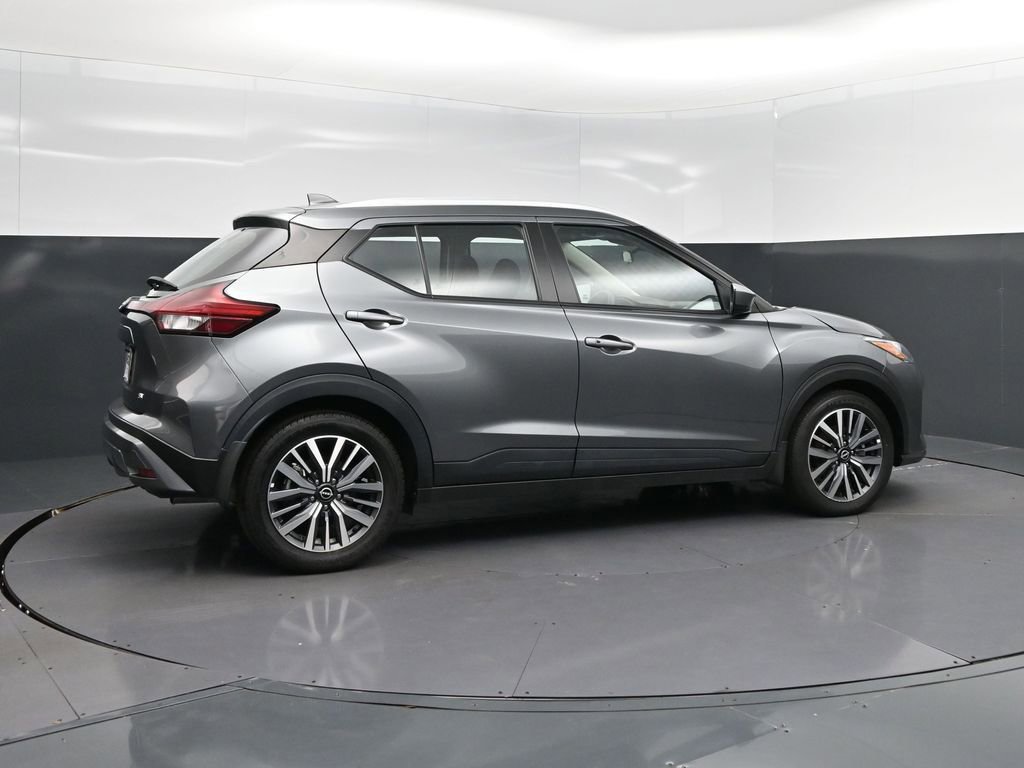 Used 2024 Nissan Kicks SV FWD image 8