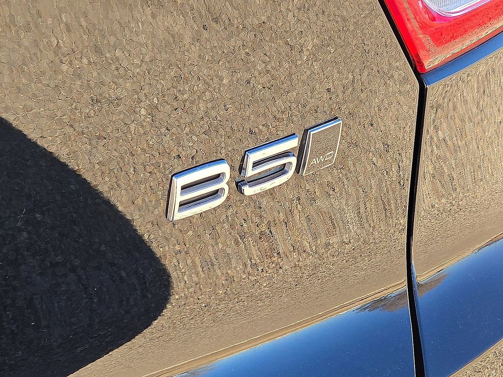 Certified 2023 Volvo XC40 B5 Plus w/ Driver Assist Package image 14