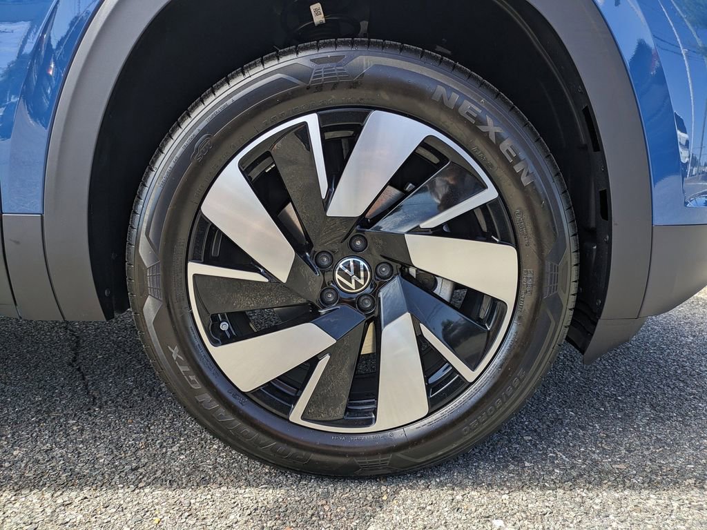 New 2026 Volkswagen Atlas Cross Sport SEL image 11