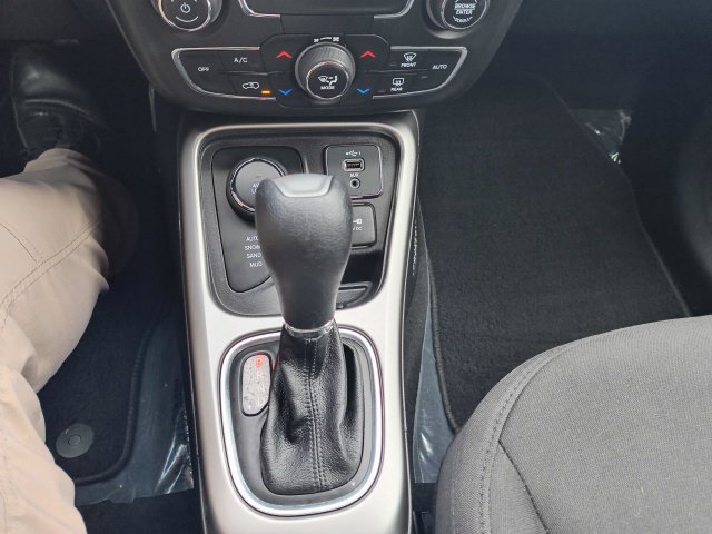 Used 2020 Jeep Compass Sport AWD/4WD image 26