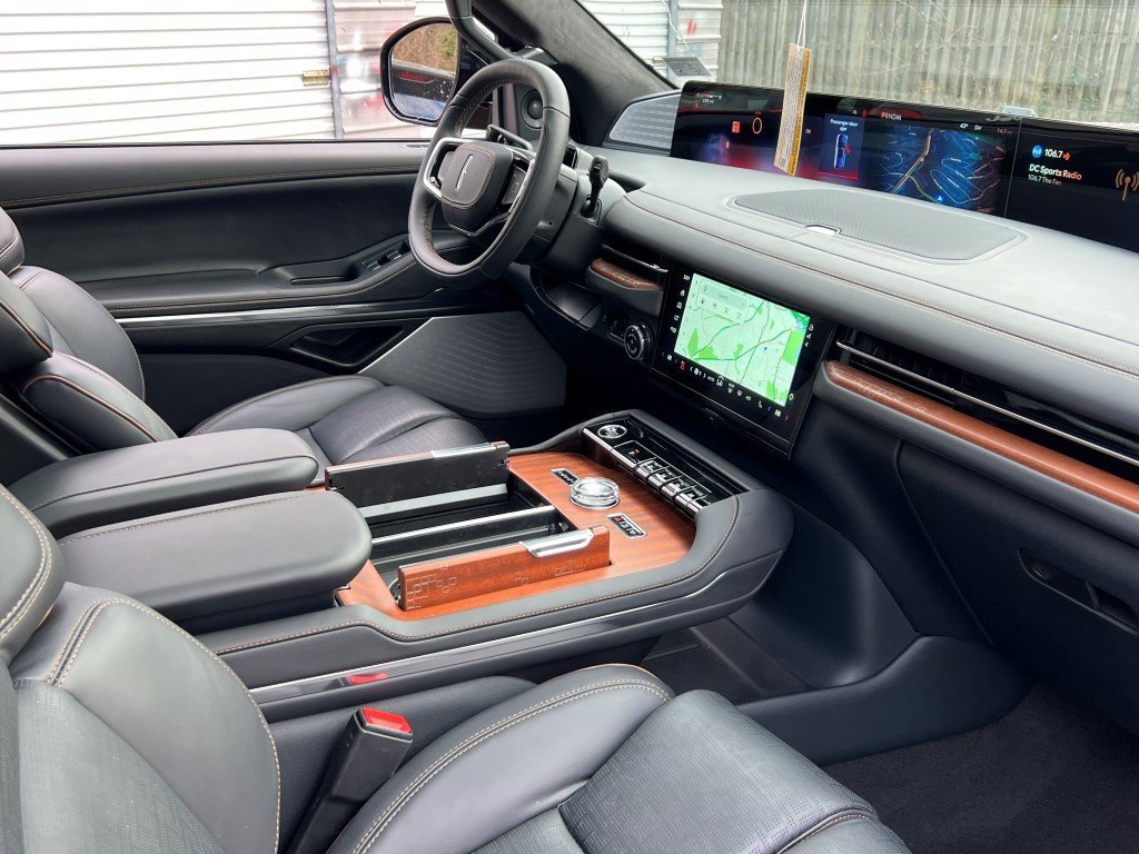 New 2026 Lincoln Navigator Black Label image 9