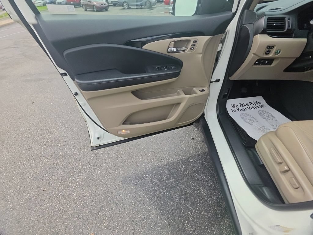 Used 2019 Honda Pilot Elite image 12