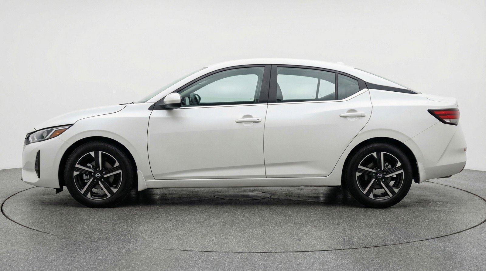 Used 2025 Nissan Sentra SV FWD image 3