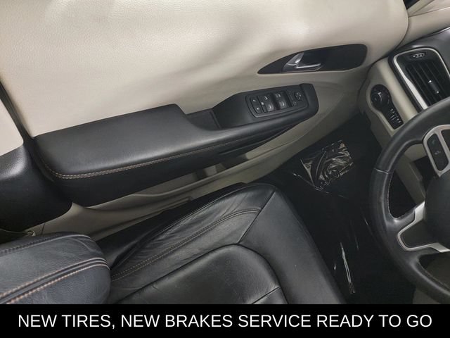 Used 2017 Chrysler Pacifica Touring-L FWD image 30