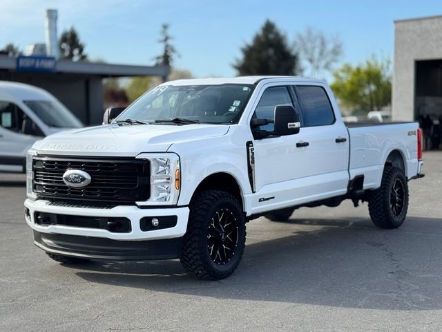 Used 2024 Ford F350 XLT AWD/4WD image 2