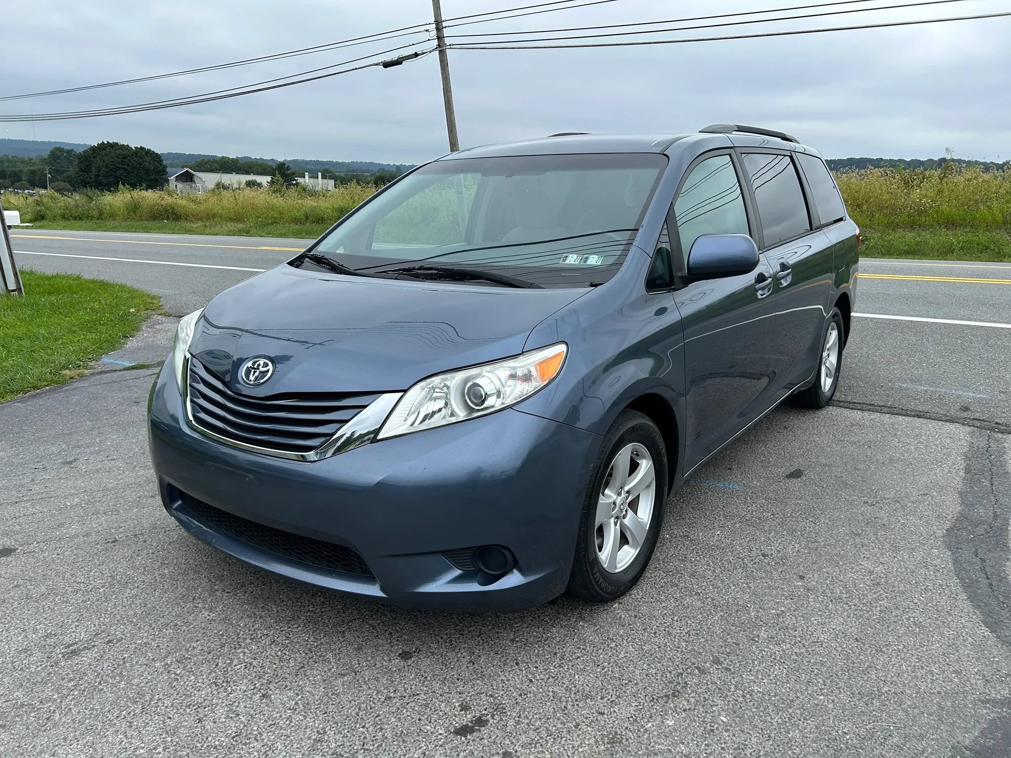Used 2017 Toyota Sienna LE FWD image 5