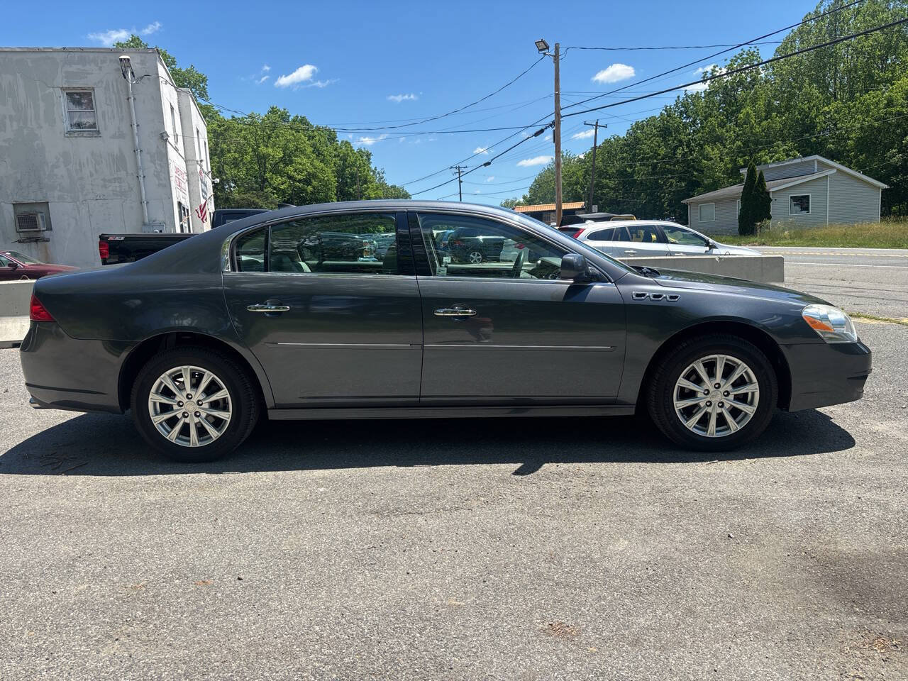 Used 2011 Buick Lucerne CXL w/ Driver Confidence Package FWD image 10