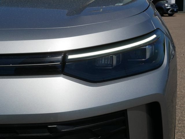 Certified 2025 Volkswagen Tiguan SE AWD/4WD image 10