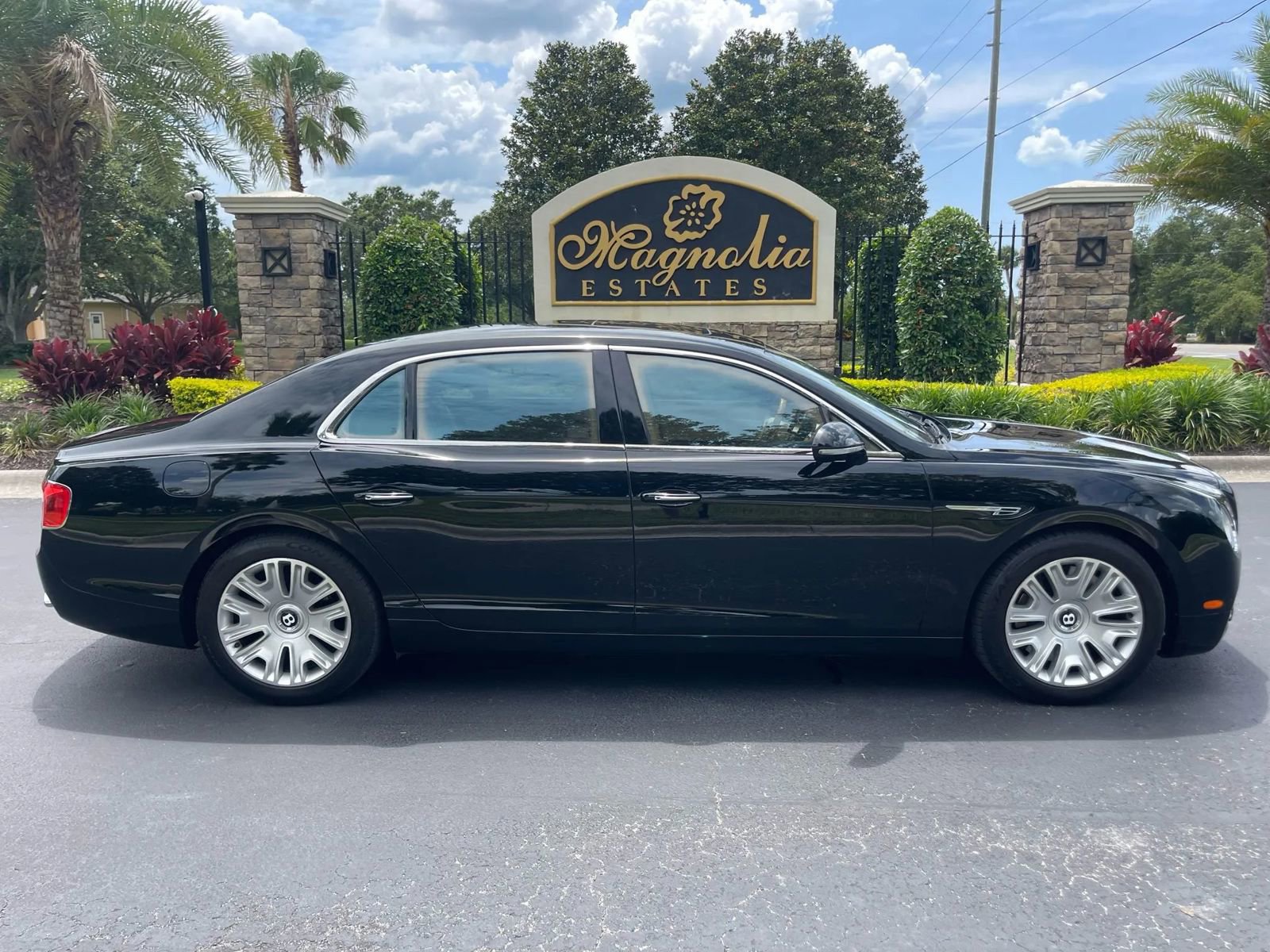 Used 2014 Bentley Flying Spur W12 image 4