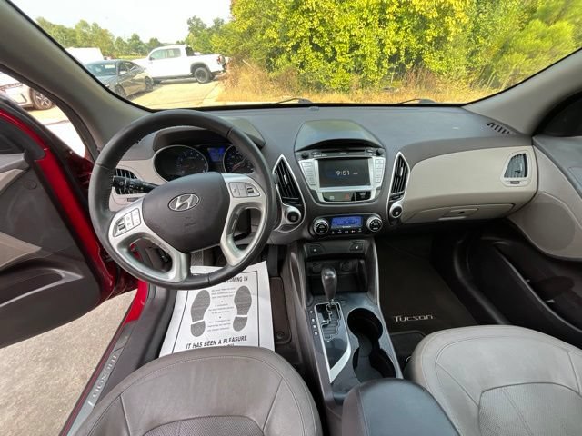 Used 2013 Hyundai Tucson Limited w/ Premium Pkg FWD image 18