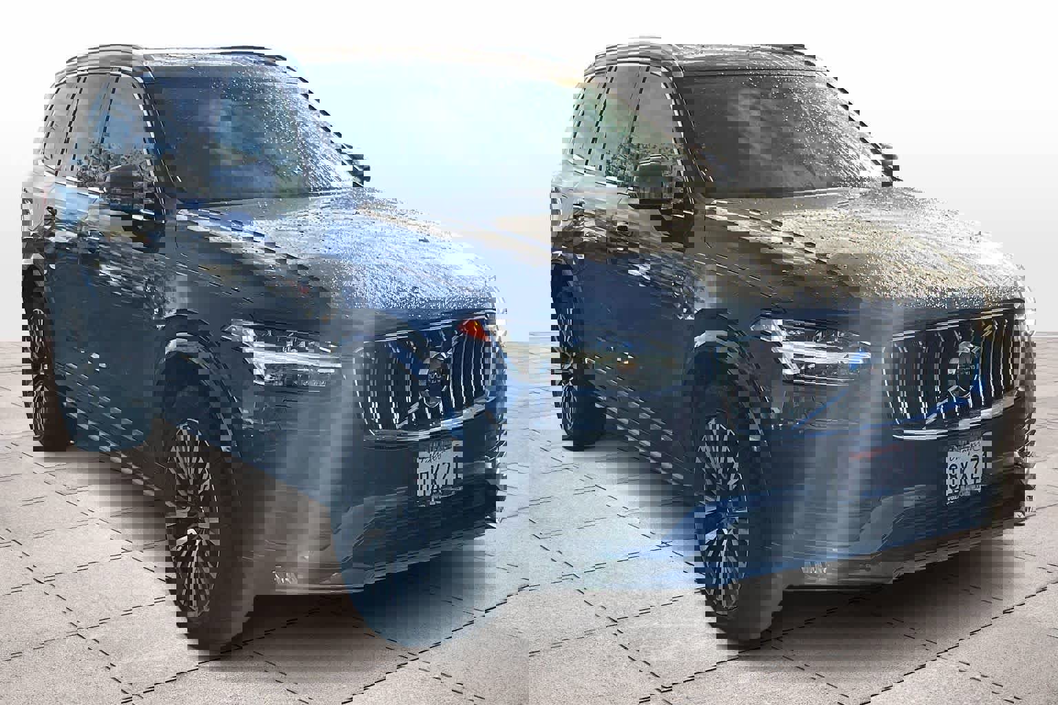 Used 2021 Volvo XC90 T5 Momentum w/ Protection Package Premier image 2