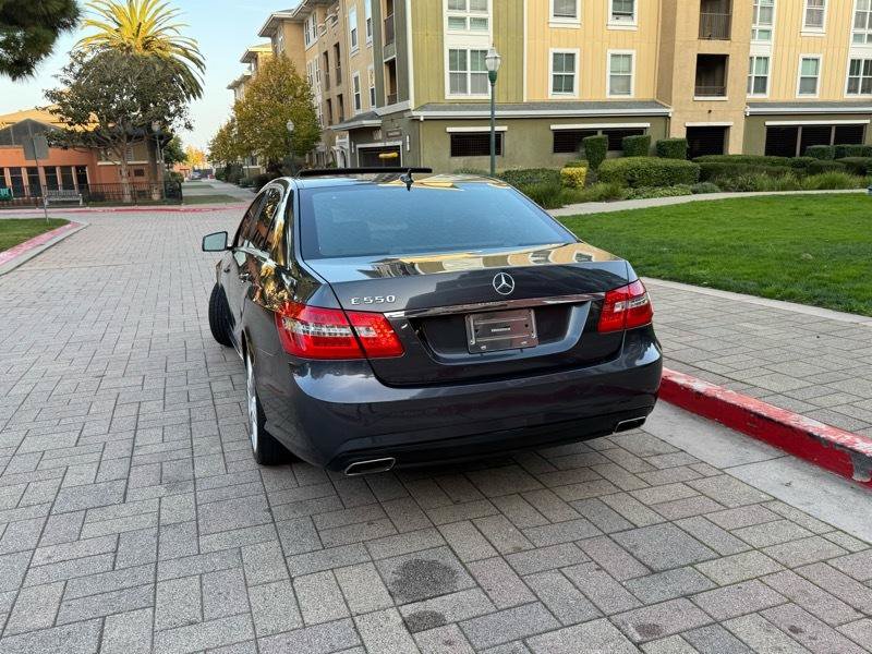 Used 2010 Mercedes-Benz E 550 Sedan image 5