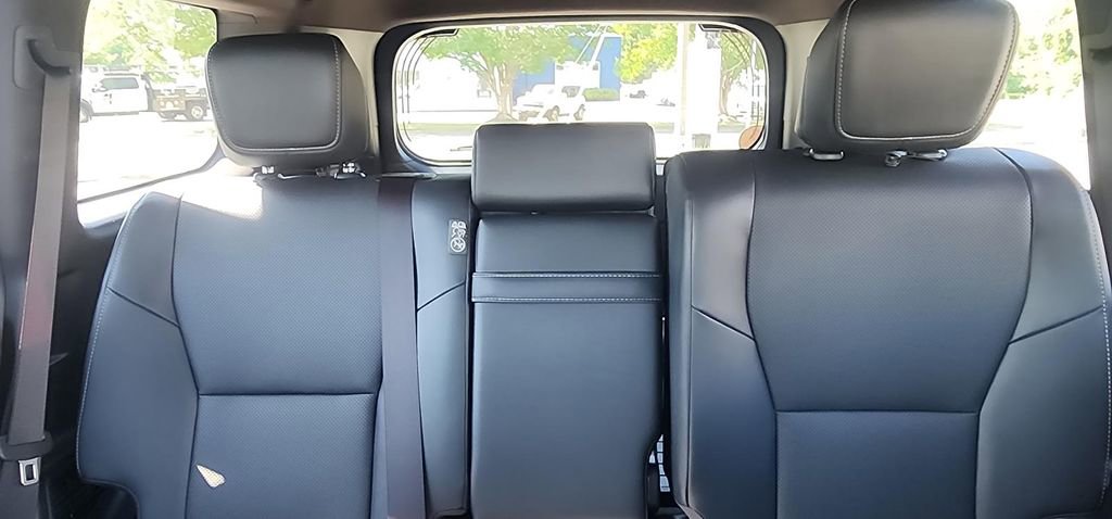 Used 2024 Lexus GX 550 w/ Accessory Package (Z1) AWD/4WD image 11