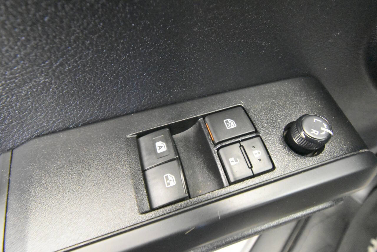Used 2020 Toyota Tacoma SR w/ SX Package AWD/4WD image 38
