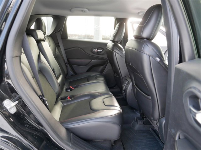 Used 2019 Jeep Cherokee Trailhawk w/ Cold Weather Group image 19