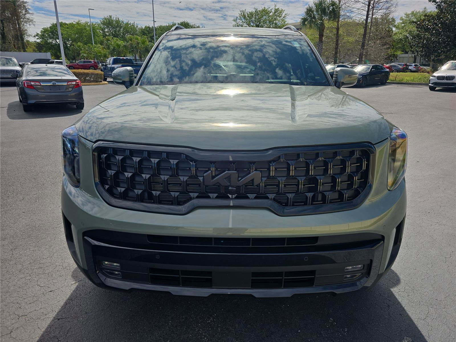 Used 2025 Kia Telluride SX Prestige X-Pro image 2
