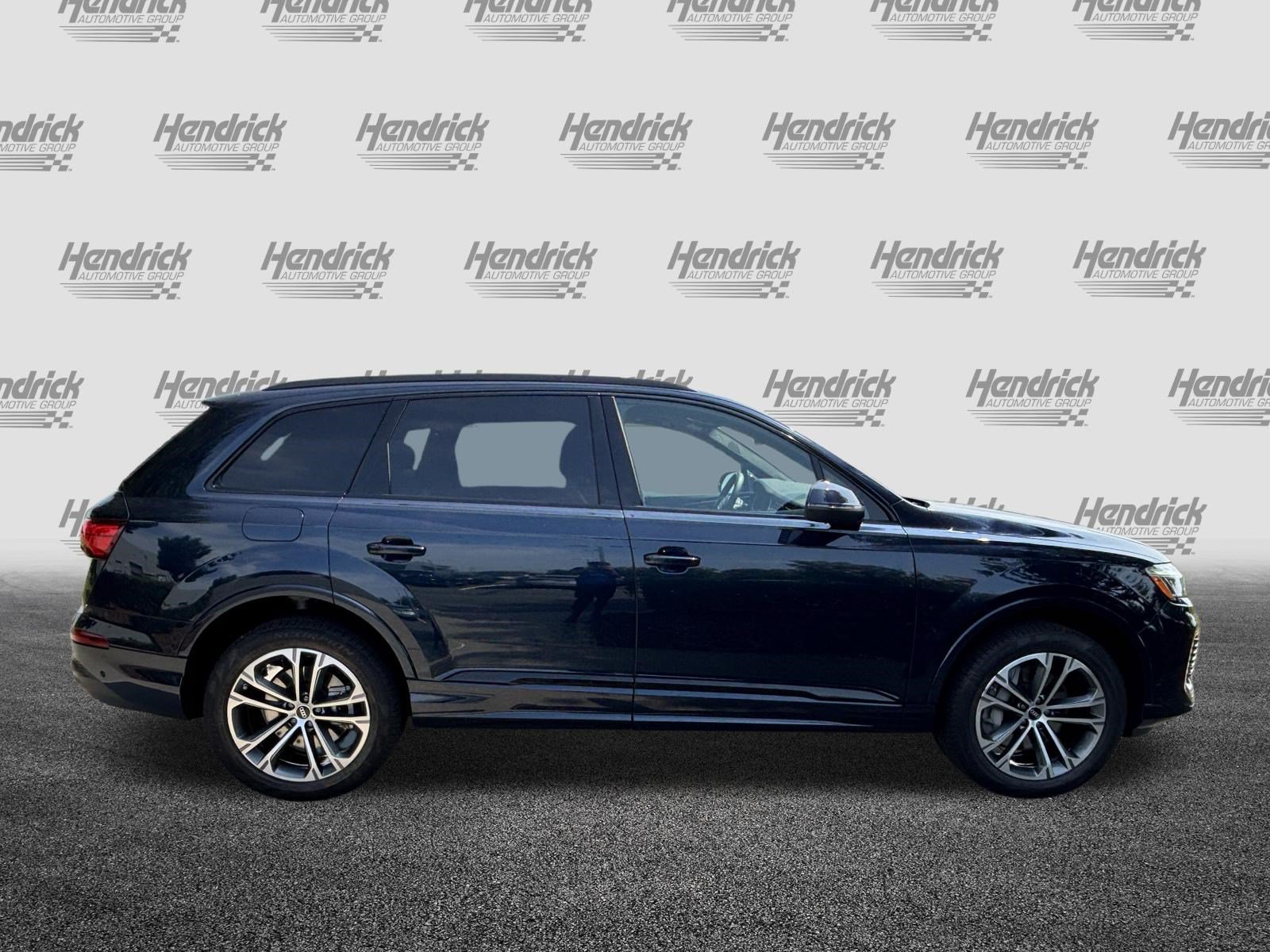 Certified 2025 Audi Q7 2.0T Premium Plus w/ Convenience Plus Package AWD/4WD image 11