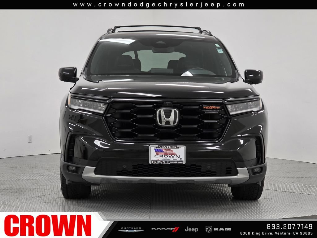 Used 2025 Honda Pilot TrailSport image 2