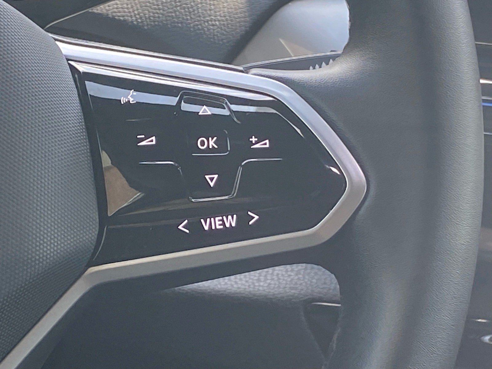 Certified 2023 Volkswagen ID.4 Pro S AWD/4WD image 8