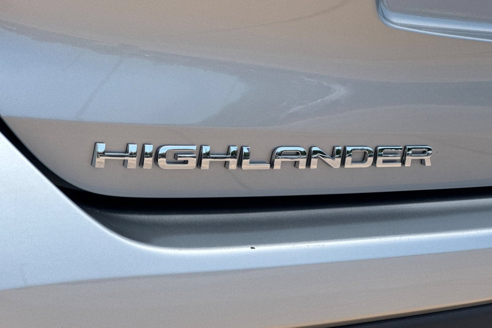Used 2022 Toyota Highlander XLE AWD/4WD image 36