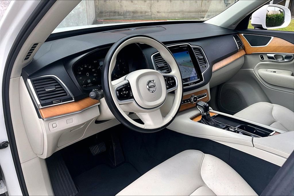Used 2022 Volvo XC90 T6 Momentum w/ Protection Package Premier AWD/4WD image 18